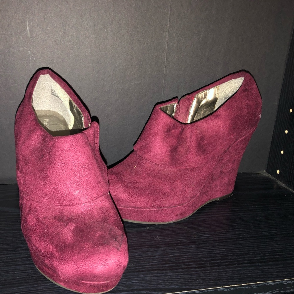 Burgundy wedge heels